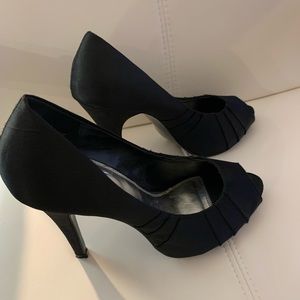 <<bundle 3 for $25>> Kelly and Katie stilettos